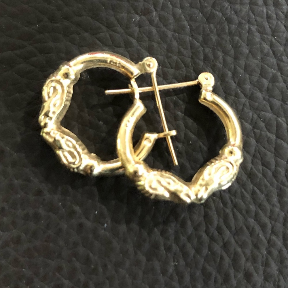 14k Yellow Gold Kissing Rams earrings